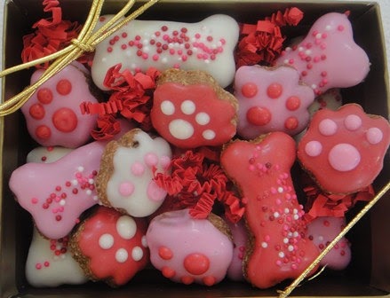 Valentines day dog treats Hello Darlings! We all know that I am whatever the dog equivalent of a crazy cat lady is. And as such, it would be rather ridiculous if I didn’t share the Valentine’s Day dog treat recipe that I .